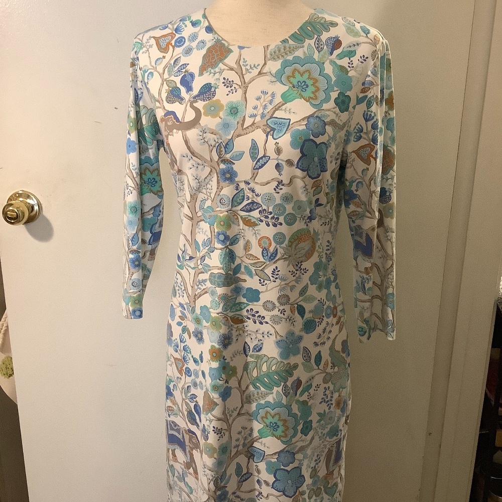 J McLaughlin three quarter sleeve print  sheath dress